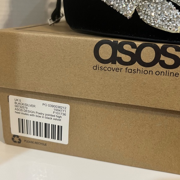 ASOS Velvet heeled mule!! Never worn- gorgeous bows on top! Size 7 - Picture 3 of 10
